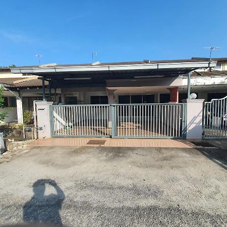 Вилла Kuantanbukitsetongkolarea3R2B.Htaa/Town-5Min Only Экстерьер фото
